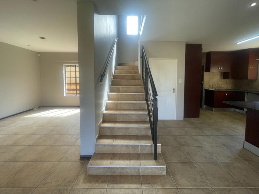 To Let 3 Bedroom Property for Rent in Melodie North West